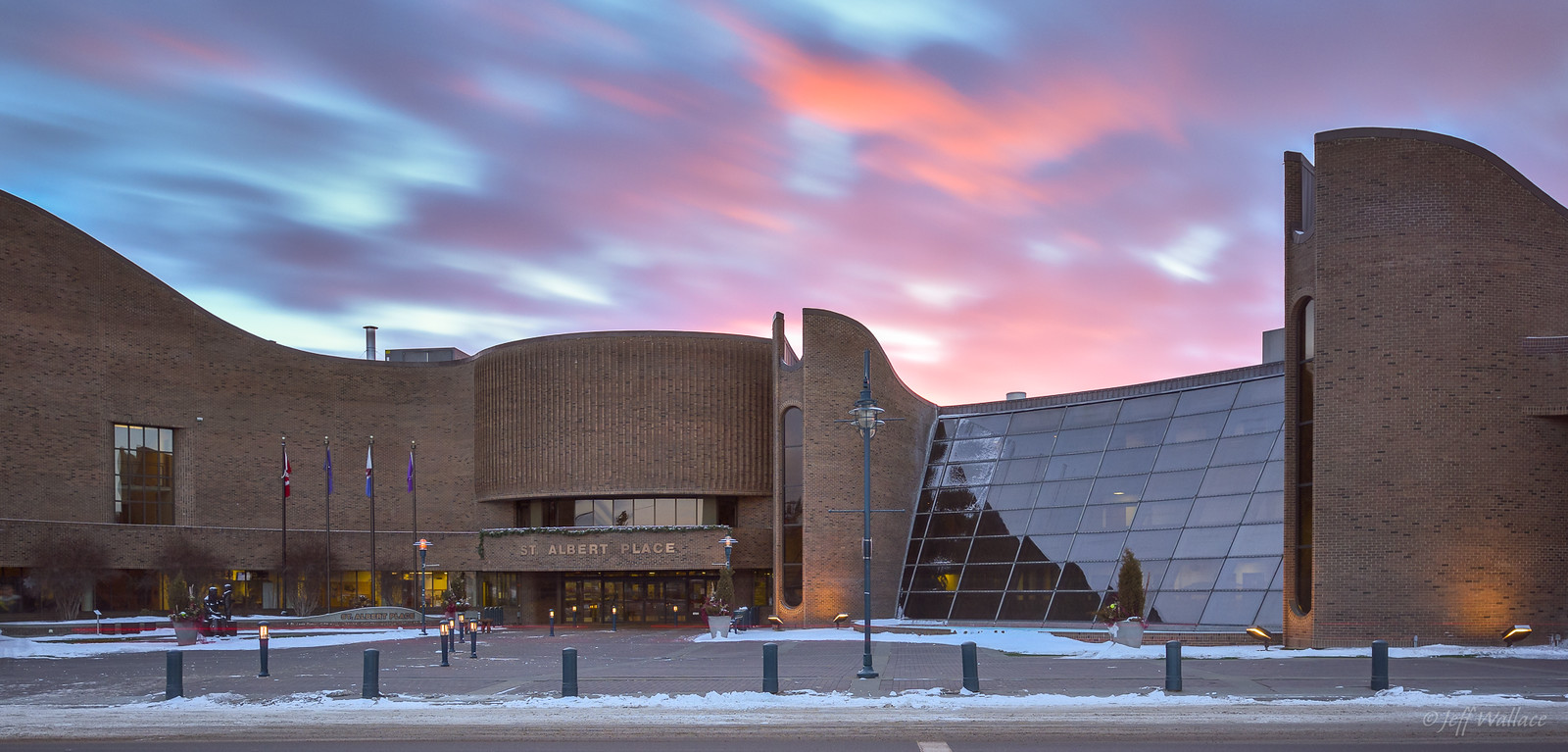St. Albert Place, downtown. Houses St. Albert Public Library, Musée Héritage Museum, Arden Theatre, & Council Chambers.